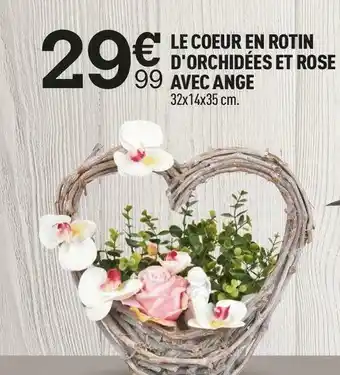 Le coeur en rotin d'orchidées et rose avec ange