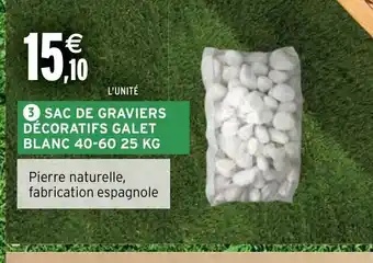 Intermarché Hyper 3 SAC DE GRAVIERS DÉCORATIFS GALET BLANC 40-60 25 KG offre