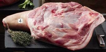 Porc épaule entière avec os