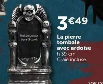 La pierre tombale avec ardoise
