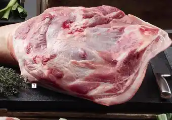 Géant Casino Porc épaule entière avec os offre