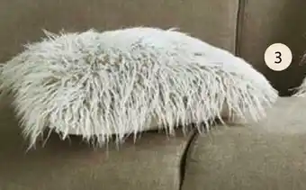 Auchan Coussin poils offre