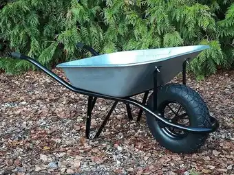 Bricomarché Brouette de bricolage-jardinage - 90L offre