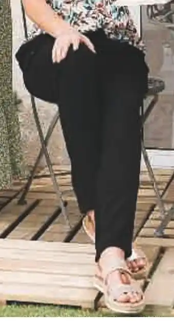 Super U U colléction PANTALON FEMME offre