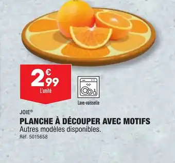 ALDI PLANCHE À DÉCOUPER AVEC MOTIFS offre