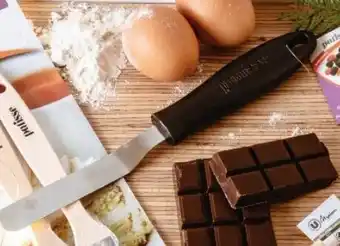 Hyper U Spatule Courbe Manche Bakelite Noir offre