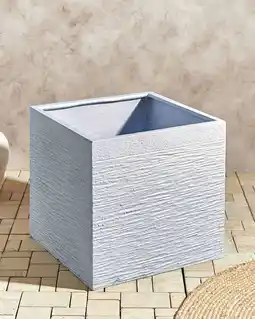 Jardiland Cache-Pot Blanc Cube en Mélange de Fibres 50 x 50 x 48 cm Pot de Fleurs Effet Pierre de Design Moderne Idéal pour Extérieur e offre
