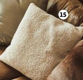 Auchan Coussin Effet Peau Mouton Actuel offre