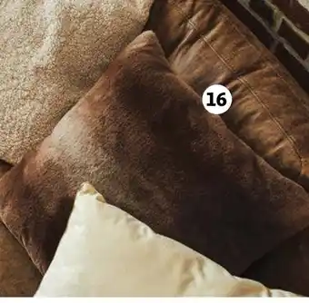 Auchan Coussin Fausse Fourrure offre