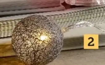 Hyper U Guirlande lumineuse 10 boules raffia offre