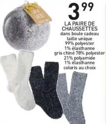 La paire de chaussettes