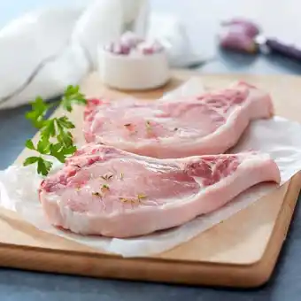 Carrefour Porc : côte avec os à griller offre