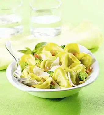 Casino Supermarchés Tortellini au boeuf bio ou Raviolis bio aux cèpes ou Tortellini ricotta épinards bio offre