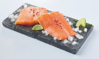 Auchan FILET DE QUEUE DE SAUMON ATLANTIQUE FILIÈRE RESPONSABLE offre