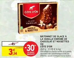 Intermarché Contact Bâtonnet de glace à la vanille enrobé de chocolat et noisettes x4 côte d'or offre