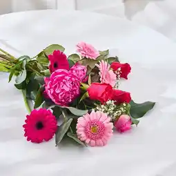 Carrefour Bouquet de pivoines roses et germinis offre
