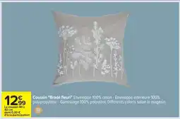 Carrefour Coussin 'Brodé fleuri' offre