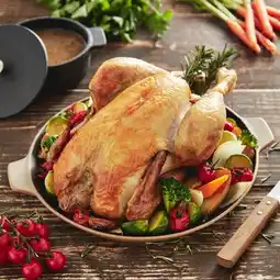 Carrefour LES FERMIERS DE LOUÉ Poulet fermier Label Rouge I.G.P. Volaille du Maine offre