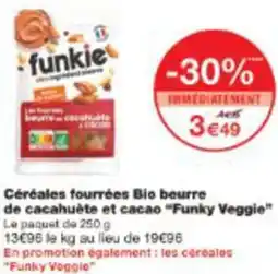 Monop' Céréales fourrées Bio beurre de cacahuète et cacao Funky Veggie offre