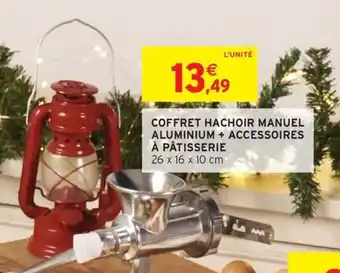 Intermarché Coffret hachoir manuel aluminium + accessoires à pâtisserie offre