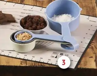 Intermarché Feuille de cuisson graduée silicone et fibre de verre 40 x 30 cm offre