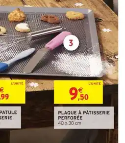 Intermarché PLAQUE À PÂTISSERIE PERFORÉE offre