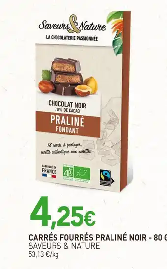 naturéO SAVEURS & NATURE Carrés fourrés praliné noir - 80 g offre