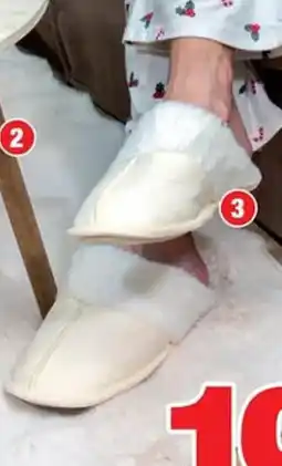 Bazarland La paire de pantoufles pour femme offre