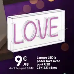 Maxi Bazar Lampe LED à poser love avec port USB offre