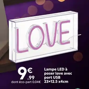 Maxi Bazar Lampe LED à poser love avec port USB offre