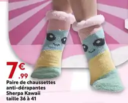 Maxi Bazar Paire de chaussettes anti-dérapantes Sherpa Kawaii offre