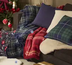 Auchan ACTUEL Plaid coral sherpa offre