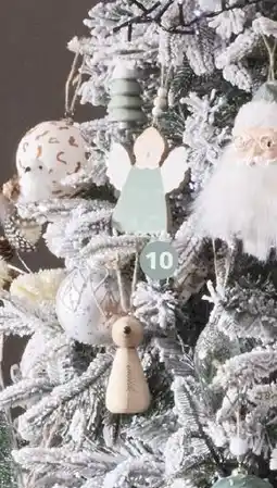 Auchan ACTUEL Suspension personnage offre