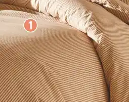 Intermarché Domedia parure housse de couette + 2 taies d'oreillers franges offre