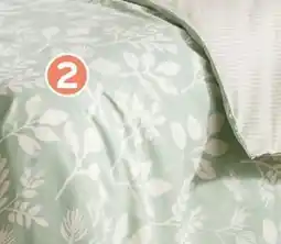 Intermarché Domedia parure housse de couette + 2 taies d'oreillers helmi sauge offre