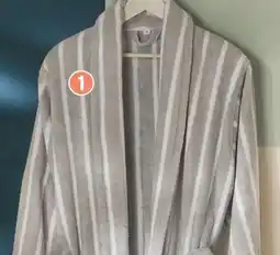 Intermarché Domedia 1 peignoir bain rayures offre