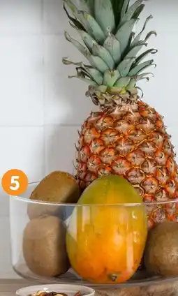 b&m Saladier en verre et acacia offre