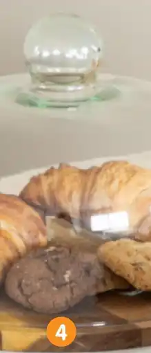 b&m Support à gâteau en acacia avec cloche en verre offre