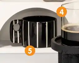 b&m Mug noir motif rayures offre