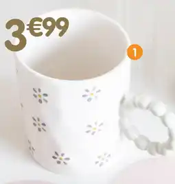 b&m Tasse crème motif fleur & perle offre