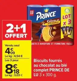 Carrefour Biscuits fourrés au chocolat au blé complet PRINCE DE LU 3 x 300 g offre