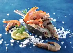 Auchan Sans marque gambas entières cuites réfrigérées ou crues décongelées offre