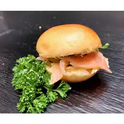 Carrefour Mini burger saumon et fromage frais offre