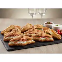 Carrefour Plateau de 12 mini croissants garnis offre