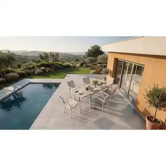 Carrefour Hyba table extensible + fauteuil palma offre