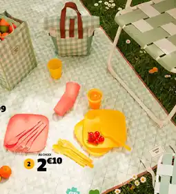 Gifi 2 SET DE PIQUE-NIQUE POUR 2 PERSONNES 10 PIÈCES offre