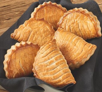 U Express 4 CHAUSSONS AUX POMMES + 2 OFFERTS offre