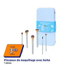 Action Pinceaux de maquillage avec boîte offre