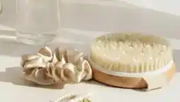 b&m GRIP&GLAM Brosse exfoliante pour le corps offre