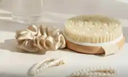 b&m Brosse exfoliante pour le corps grip&glam offre